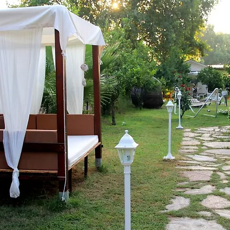 Bed and breakfast Defne *