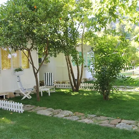 Bed and breakfast Defne *
